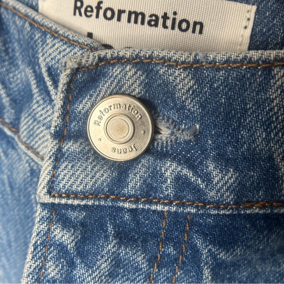 EUC Reformation Cary High Rise Slouchy Wide Leg Light Wash Blue Jeans Sz 31 - Picture 7 of 16